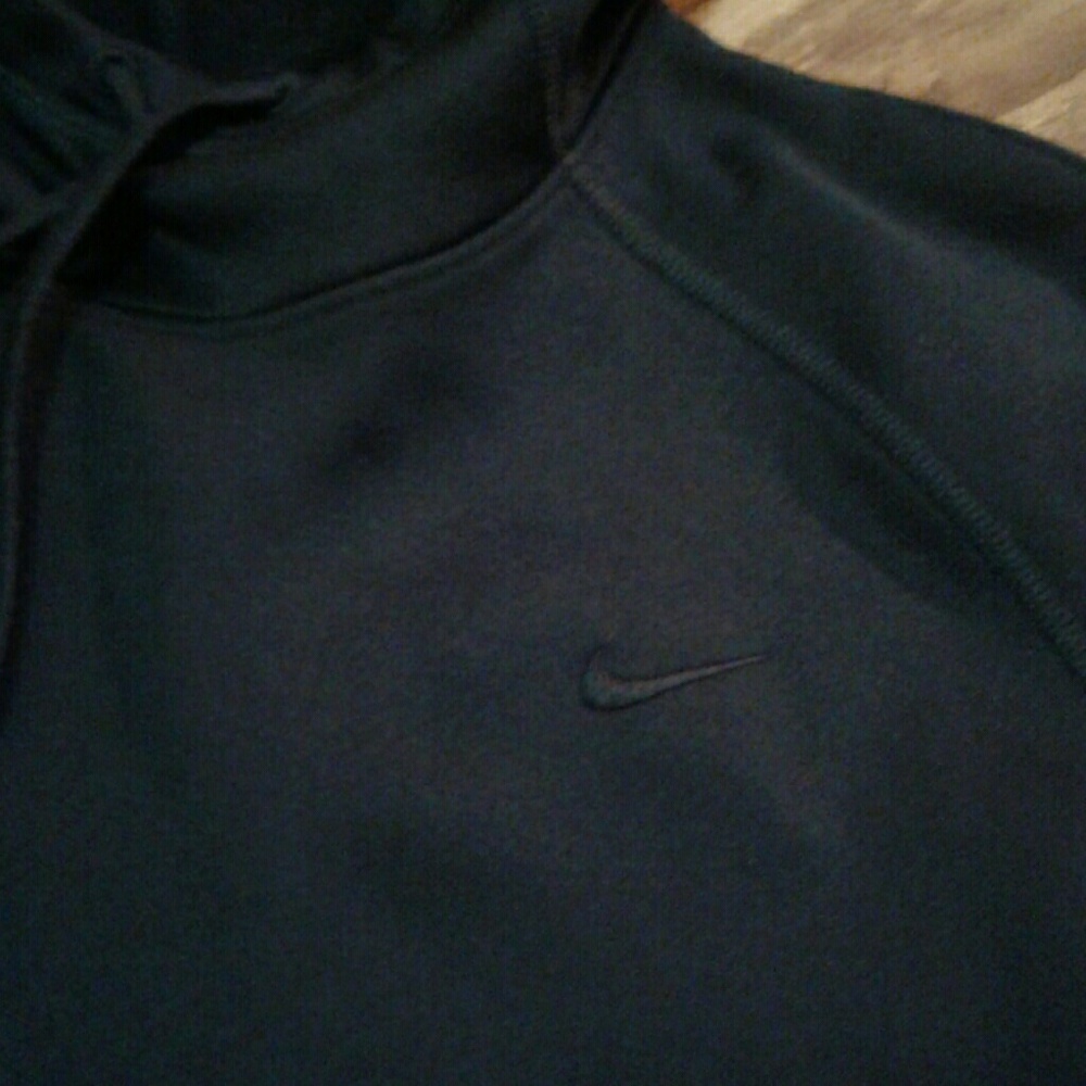 Nike Therma-Fit - Picture 2 of 3